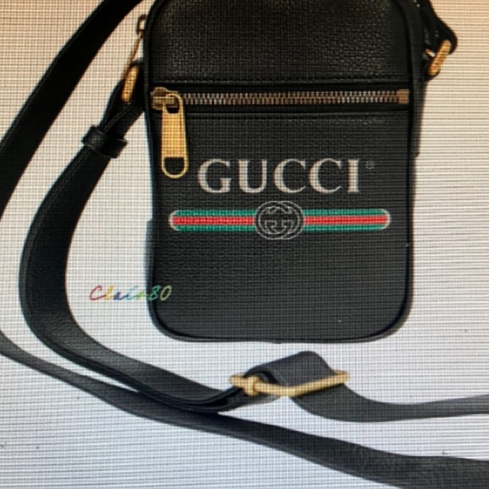 Authentic Gucci black cross body. Barely used excellent condition - Picture 2 of 6